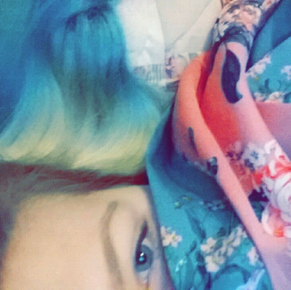 Meet your Blue-haired Posher, Maddei!